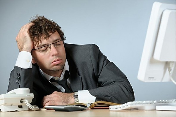 Блог Телфин изображение Чет приуныл: почему менеджер онлайн-магазина спит на рабочем месте